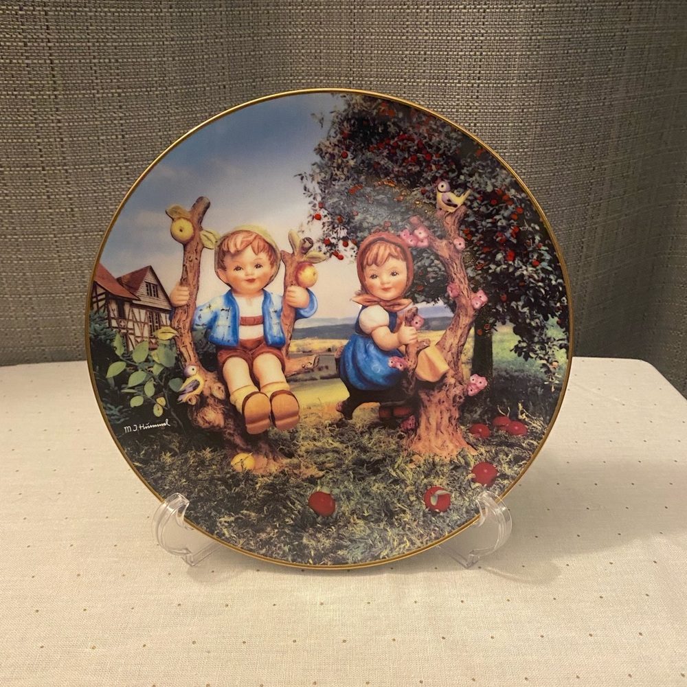 Vintage Collectors Plate MJ Hummel Apple Tree Boy And Girl By The Danbury Mint